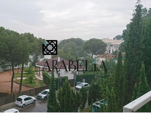 ¡ESPECTACULAR CASA CON VISTAS AL LAGO!