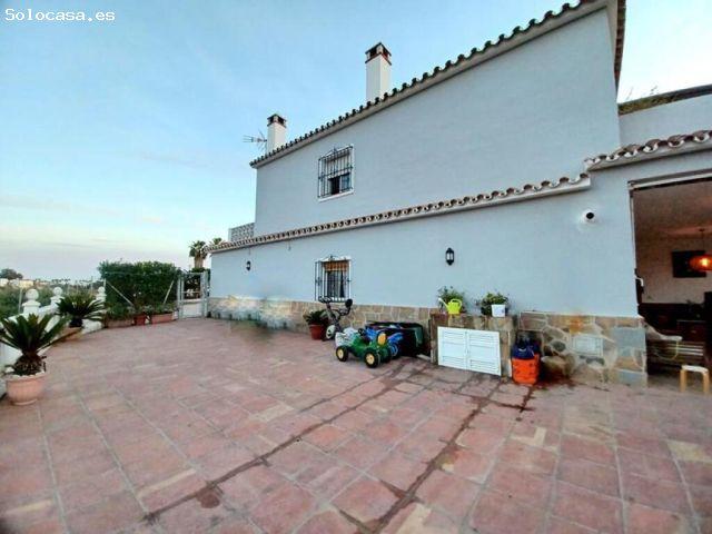 ESPECTACULAR CASA DE CAMPO CON 6 HABITACIONES Y PISCINA PRIVADA