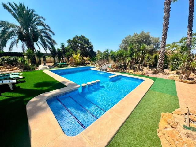 Espectacular casa de campo en Daimes Elche con piscina privada 1322LM Marco Villas inmobiliaria en Guardamar del Segura