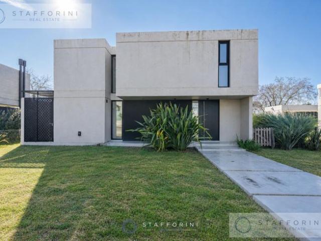 Espectacular Casa de Diseño en Venta y Alquiler Greenville Polo