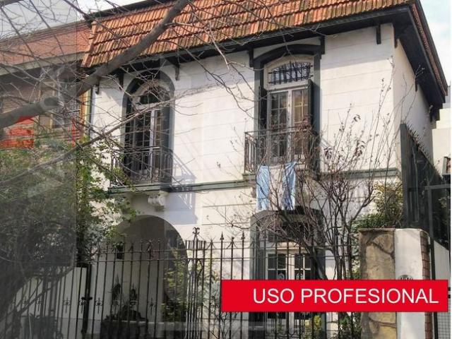 Espectacular casa de estilo, única por su estado! A mts. de Av. Triunvirato y de estación de Subte