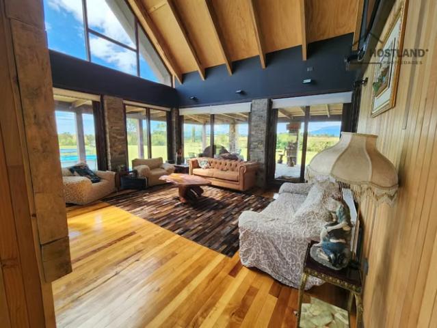 Espectacular casa en terreno en parcelación Doña Otilia | 4 dormitorios por 15000.00 en Puerto Varas