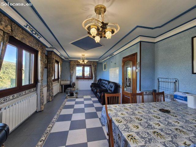 Espectacular Casa en Valle de Mena con Piscina y Viñedos por €479,000