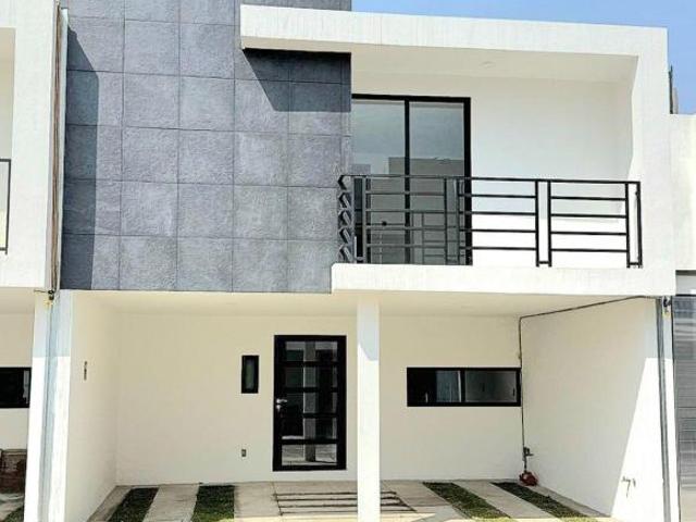 Casa en Venta en Apizaco, Tlaxcala | 3 Recámaras, Jardín y 2 Estacionamientos