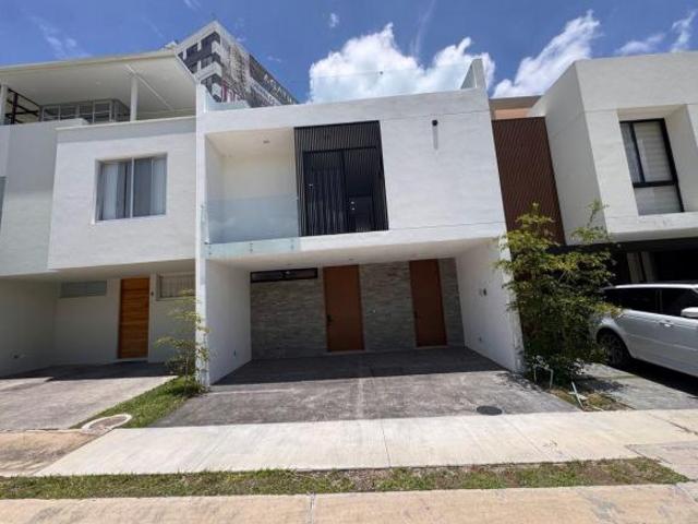 Espectacular casa en venta en capital norte