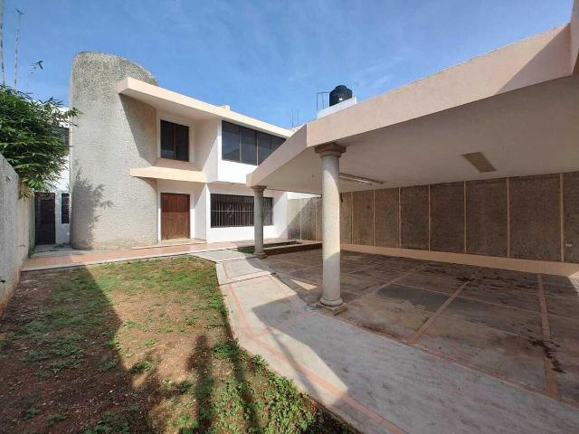 ESPECTACULAR CASA EN VENTA EN FRACCIONAMIENTO CAMPESTRE, MERIDA