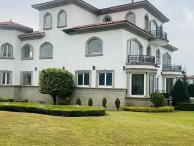 Espectacular Casa En Venta En Interlomas En Cerrada Con Vigilancia