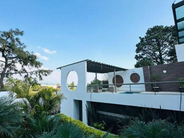 ESPECTACULAR CASA EN VENTA EN LOMAS DE TZOMPANTLE