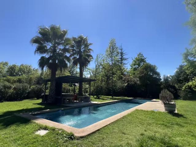 Espectacular Casa en Condominio en Pirque | 4 dormitorios por 16500.00 en Pirque