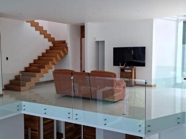 Espectacular casa en Cuautlancingo, cerca de Plaza San Diego y Forjadores