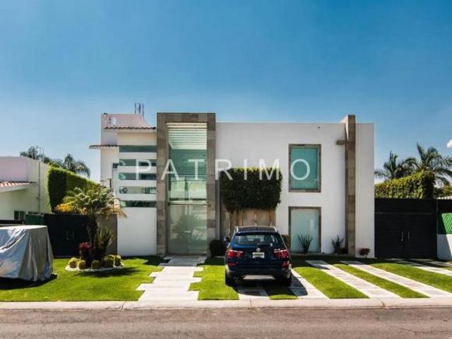 Espectacular Casa en Fraccionamiento Cocoyoc!