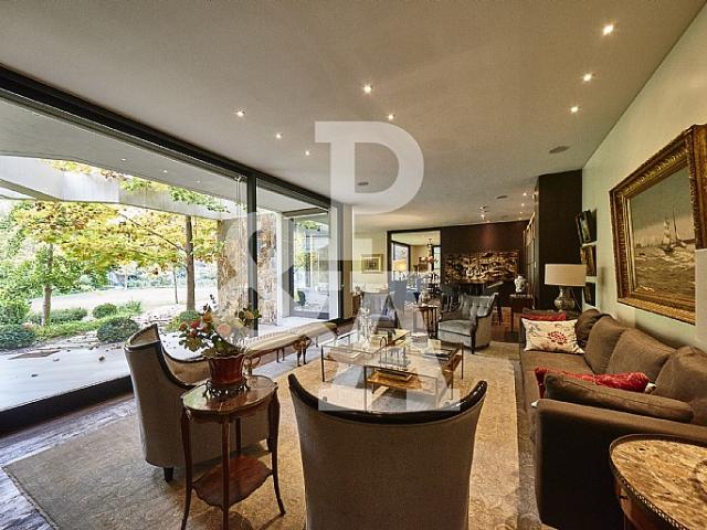 ESPECTACULAR CASA EN JARDIN DE LA DEHESA