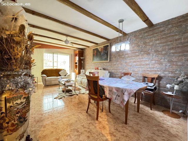 Espectacular casa esquinera a tres vientos para entrar a vivir con gran patio, cuatro habitaciones