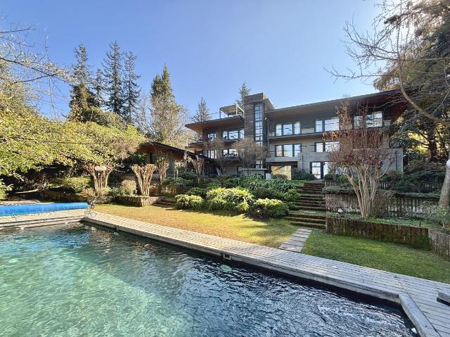 ESPECTACULAR CASA ESTILO CONTEMPORÁNEO LO CURRO
