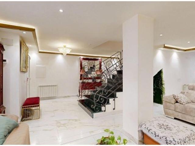 ¡Espectacular Casa Exclusiva en San Juan de Mozarrifar! Lujo, Diseño y Calidad de Vida a un paso de