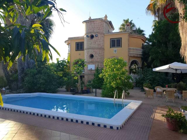 Espectacular casa mansion en la playa de Gandia con calidades de lujo