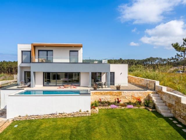 Moradia com vista para o mar à venda em Atouguia da Baleia. 0m² Atouguia Da Baleia