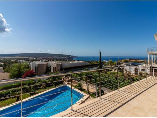 Espectacular chalet con vistas al mar