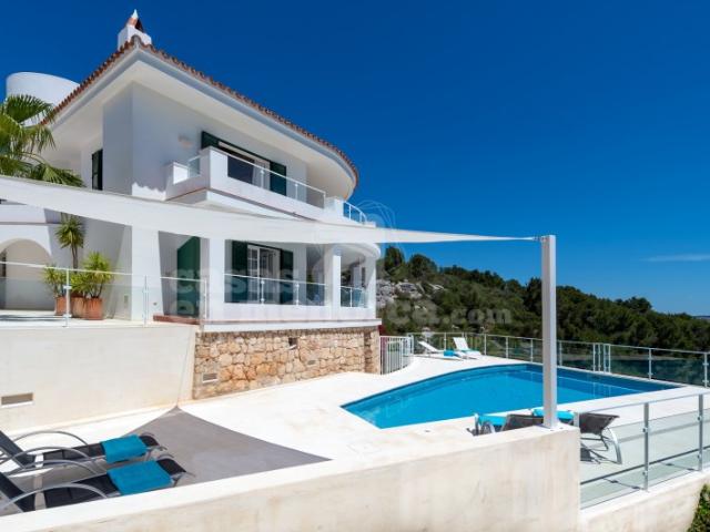 Espectacular chalet con licencia y vistas al mar en Santo Tomás