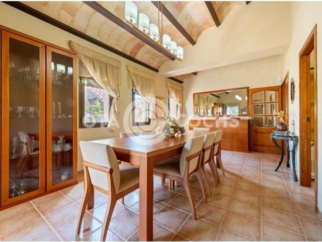ESPECTACULAR CHALET CON PISCINA EN BOTARELL