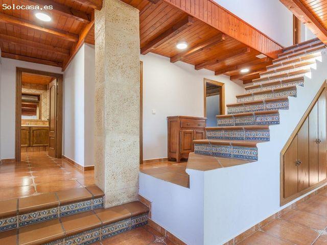 ESPECTACULAR CHALET CON PISCINA Y 2450M DE TERRENO