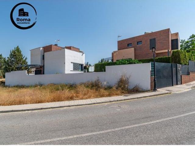Espectacular chalet en Alhendín – Urbanización El Arenal!