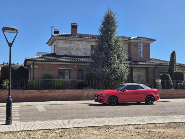 ✨ ESPECTACULAR CHALET EN ALPICAT – AMPLITUD, LUZ Y CONFORT A UN PASO DE LLEIDA ✨
