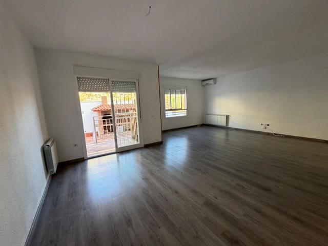 Espectacular chalet en alquiler de 4 plantas con patio, barbacoa y garaje para 3 coches en Arganda del Rey