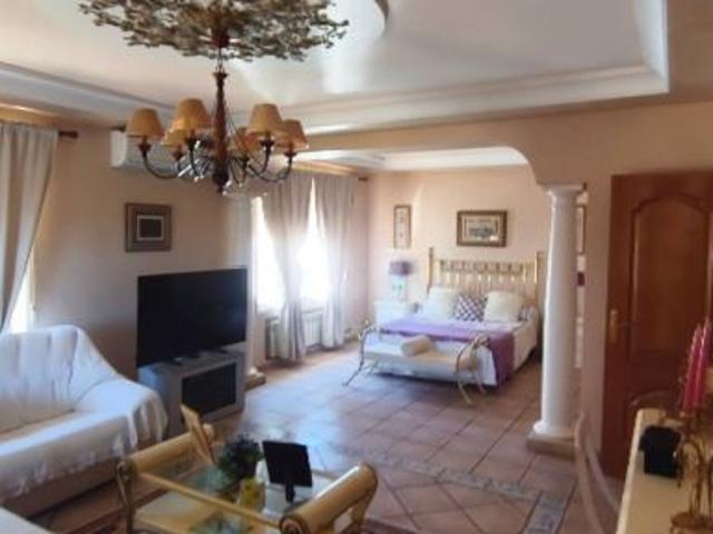 ESPECTACULAR CHALET EN CRTA. CASTALLA
