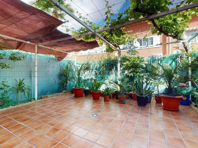 Espectacular chalet en El Ensanche: amplitud, luz y ubicación privilegiada en Alcalá de Henares