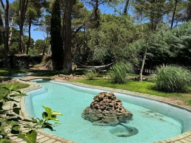 ESPECTACULAR CHALET EN PINARES DEL JUCAR
