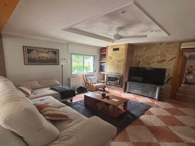 Espectacular chalet en plena naturaleza en Simat de la Valldigna con piscina, cuadras y total privac