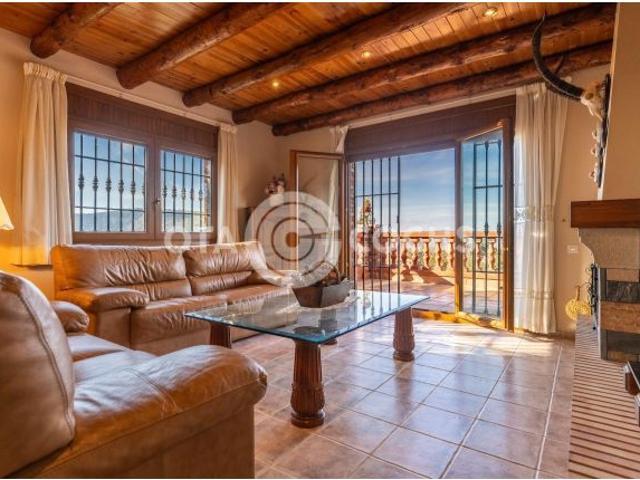 ESPECTACULAR CHALET EN PRADES CON VISTAS A LA MONTAÑA