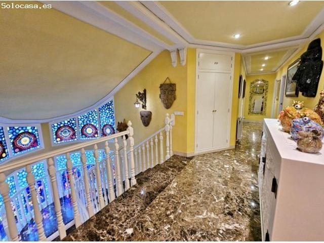 Espectacular chalet independiente con gran parcela y piscina en San Vicente del Raspeig en zona tran