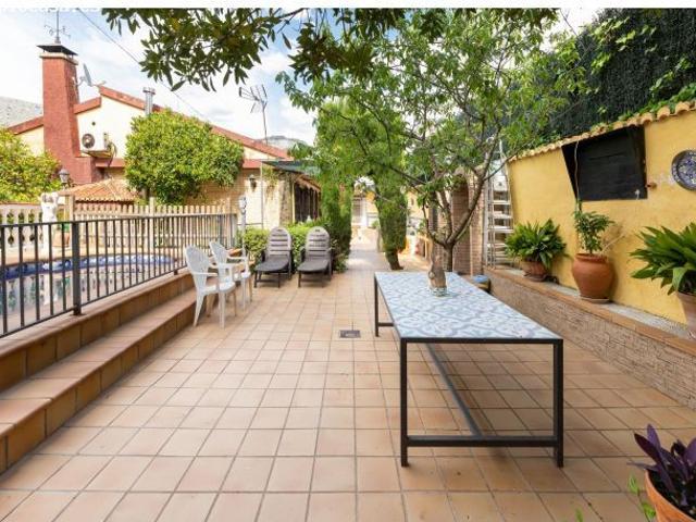 Espectacular chalet independiente con piscina en Alfacar