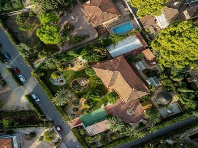 Espectacular chalet independiente con piscina y 2.375 m2 de parcela en Los Ramos San Vicente del Ra