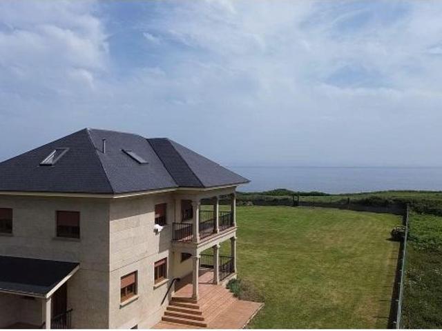 ESPECTACULAR CHALET PREMIUM CON VISTAS PANORÁMICAS AL MAR CANTÁBRICO EN NOIS FOZ