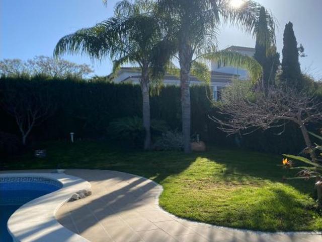 Espectacular Chalet Seminuevo en Encinares de Alcolea