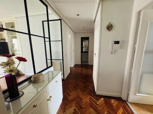 Espectacular Cuarto Exterior con Garaje en Pleno Barrio de Salamanca – Calle Montesa