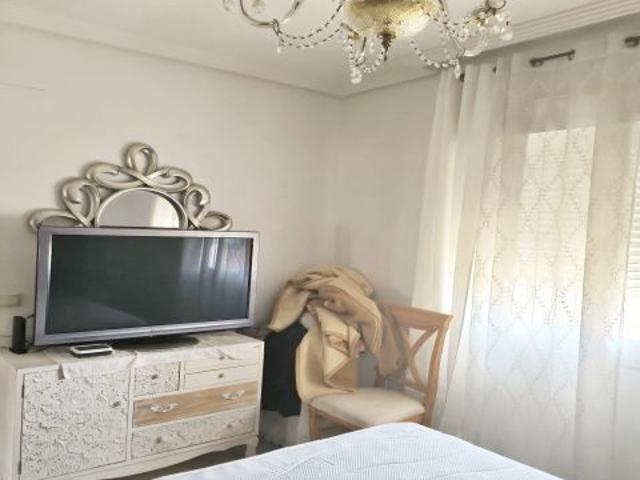 Espectacular adosado con gran terraza de 100 m2 y orientación sur junto al Distrito Z