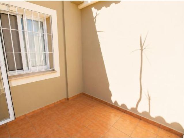 ESPECTACULAR ADOSADO DE 3 DORMITORIOS 3 BAÑOS Y PISCINA COMUNITARIA