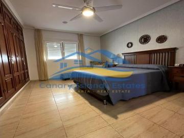 Espectacular Apartamento de 153 m² en Primera Línea de Playa con Impresionantes Vistas al Mar