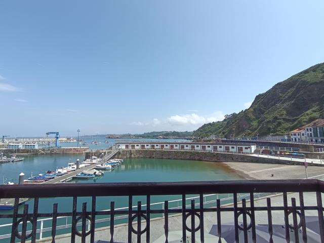 Espectacular apartamento en alquiler con vistas al puerto de Candás