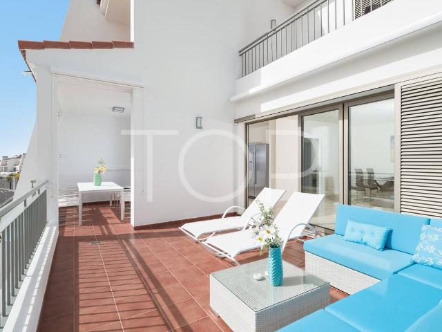 Espectacular ático dúplex con vistas al mar en Magnolia Golf. 137m² La Caleta