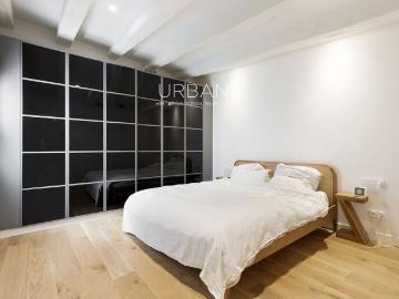 Espectacular Ático Dúplex de Lujo con Terraza Privada en el Corazón de Barcelona