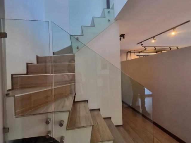 Espectacular duplex estoril con terraza privada