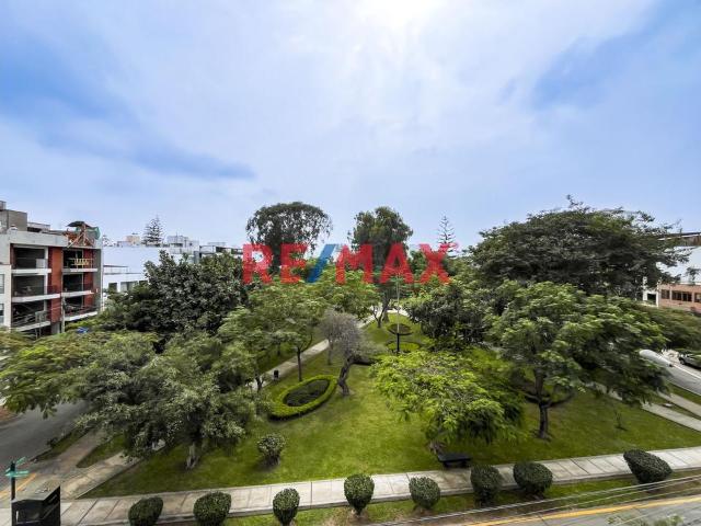 Espectacular Duplex Frente A Parque, Higuereta, Surco