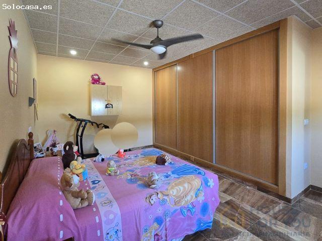 ESPECTACULAR FINCA CON DOS VIVIENDAS, 2.000 m² DE PARCELA Y GARAJE DE 82 m² EN