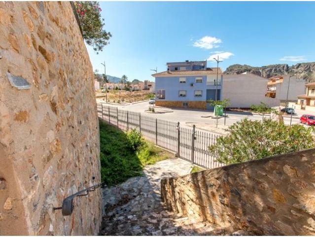 Espectacular finca con dos viviendas en mas de 3.000 m2 de terreno en Villanueva del Segura