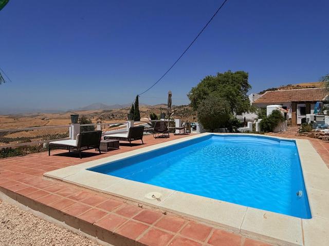 ESPECTACULAR FINCA DE 4 VIVIENDAS CON AFO Y LICENSIA TURISTICA